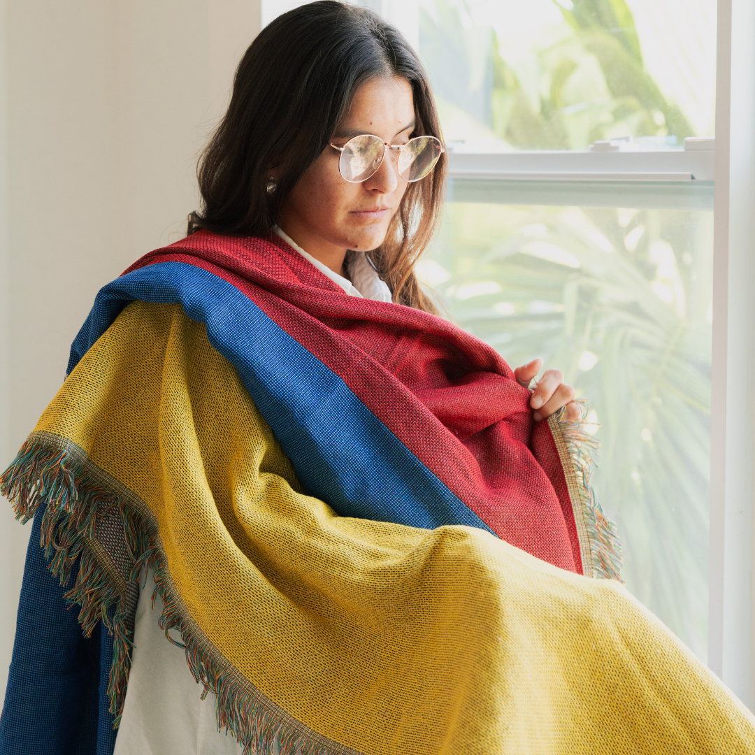Colombia Fan Bundle – Flag Blanket + Cooling Towel | Limited Edition
